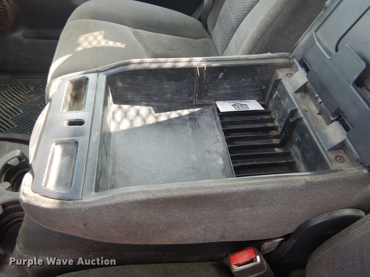 image for item DD0348 2007 Chevrolet Silverado 3500HD  flatbed pickup truck