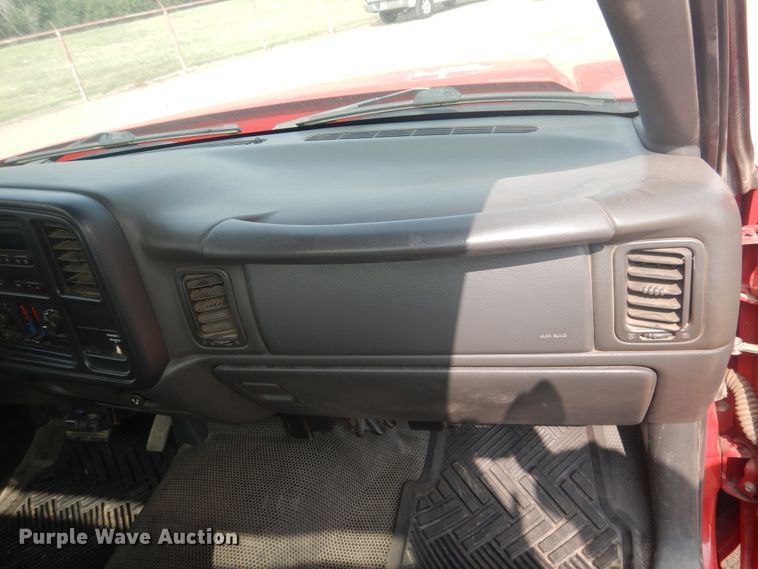 image for item DD0348 2007 Chevrolet Silverado 3500HD  flatbed pickup truck