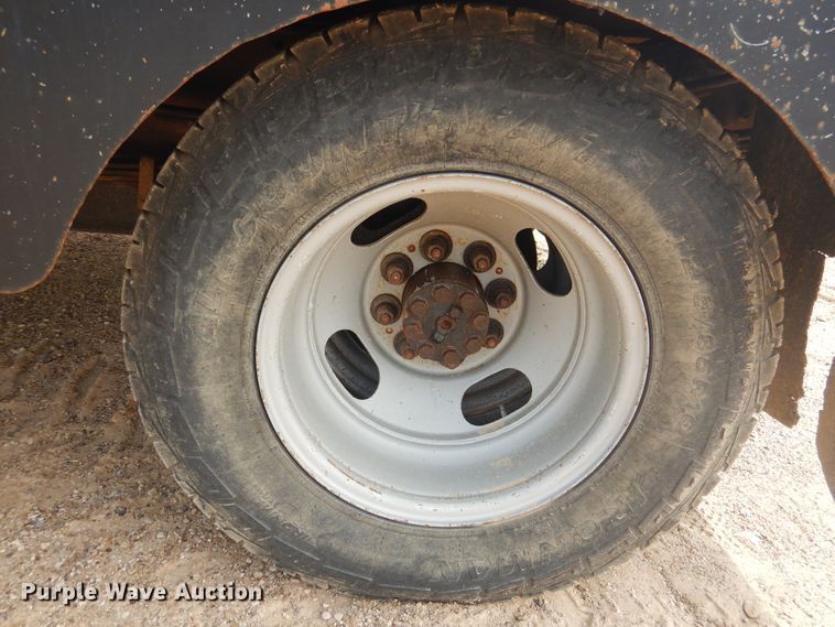 image for item DD0348 2007 Chevrolet Silverado 3500HD  flatbed pickup truck