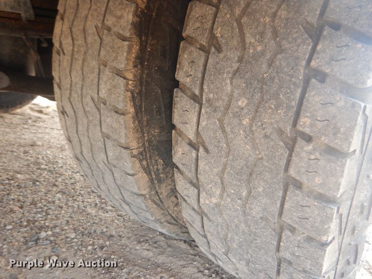 image for item DD0348 2007 Chevrolet Silverado 3500HD  flatbed pickup truck