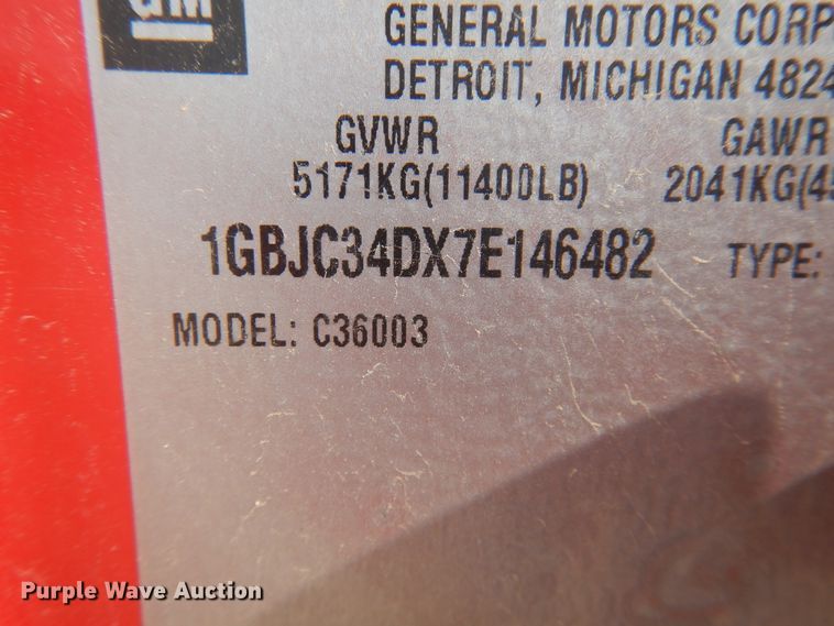 image for item DD0348 2007 Chevrolet Silverado 3500HD  flatbed pickup truck