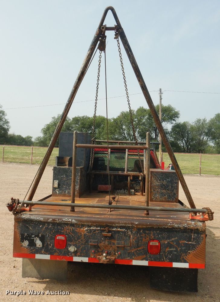 image for item DD0349 2007 Chevrolet Silverado 3500HD  winch truck