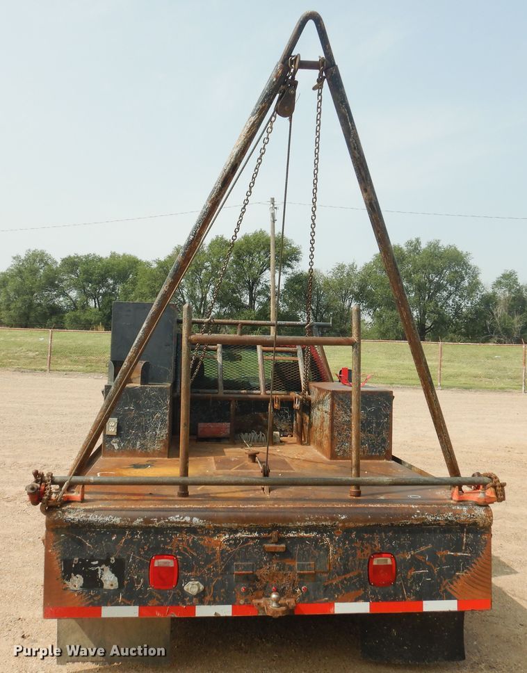 image for item DD0349 2007 Chevrolet Silverado 3500HD  winch truck