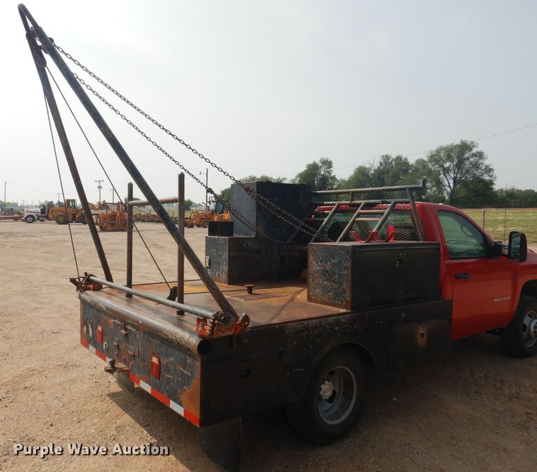 image for item DD0349 2007 Chevrolet Silverado 3500HD  winch truck
