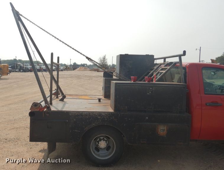 image for item DD0349 2007 Chevrolet Silverado 3500HD  winch truck