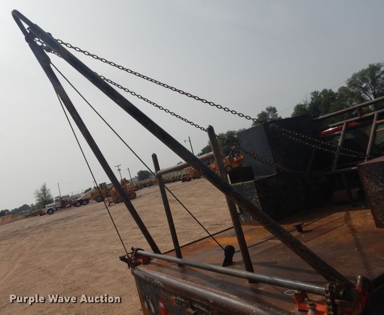 image for item DD0349 2007 Chevrolet Silverado 3500HD  winch truck