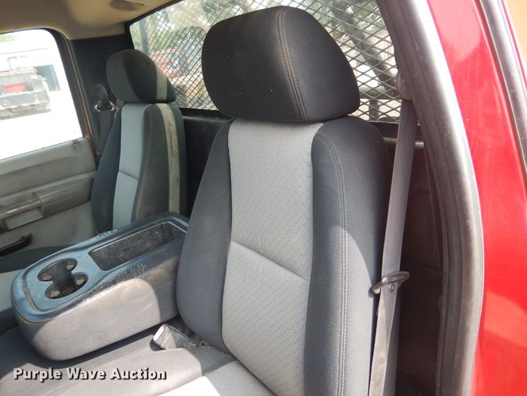 image for item DD0349 2007 Chevrolet Silverado 3500HD  winch truck