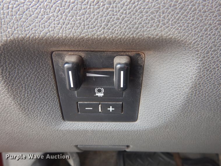 image for item DD0349 2007 Chevrolet Silverado 3500HD  winch truck