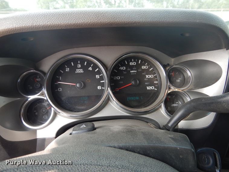 image for item DD0349 2007 Chevrolet Silverado 3500HD  winch truck