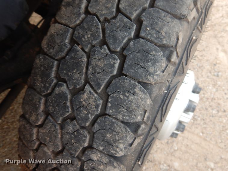 image for item DD0349 2007 Chevrolet Silverado 3500HD  winch truck