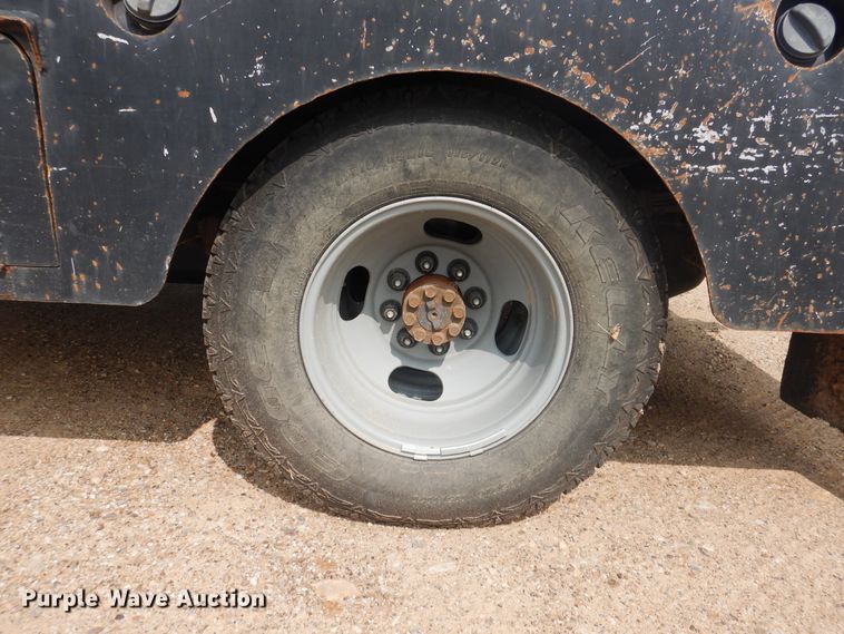 image for item DD0349 2007 Chevrolet Silverado 3500HD  winch truck