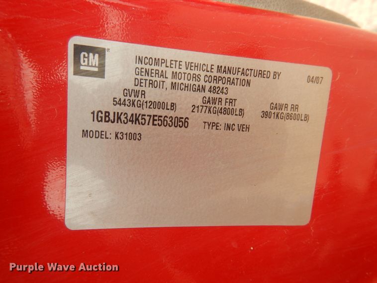 image for item DD0349 2007 Chevrolet Silverado 3500HD  winch truck