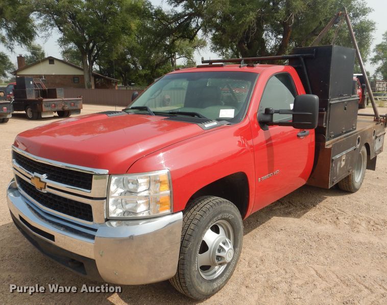 image for item DD0351 2008 Chevrolet Silverado 3500HD  winch truck