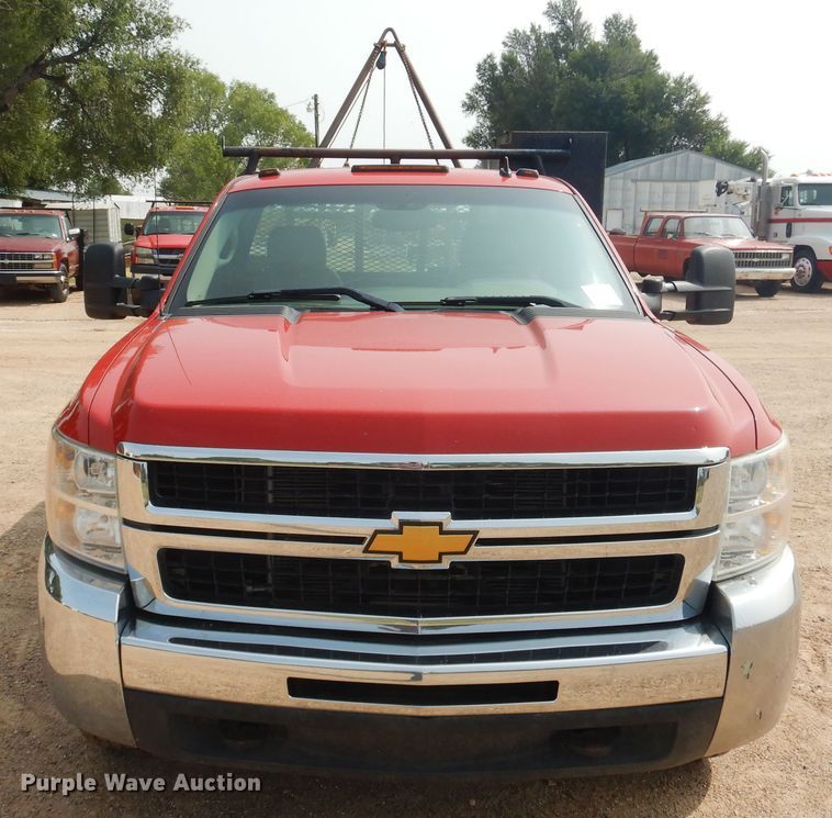 image for item DD0351 2008 Chevrolet Silverado 3500HD  winch truck