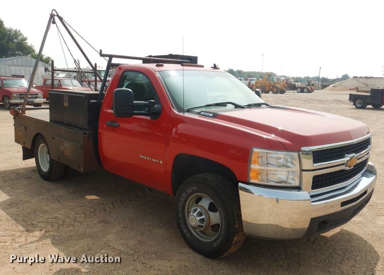 image for item DD0351 2008 Chevrolet Silverado 3500HD  winch truck