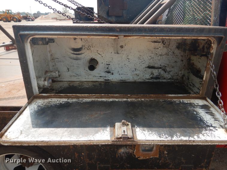 image for item DD0351 2008 Chevrolet Silverado 3500HD  winch truck