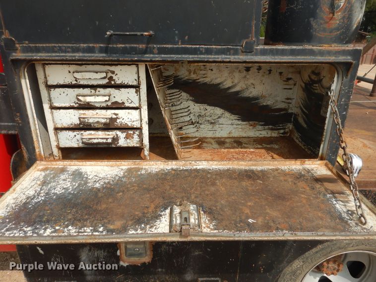 image for item DD0351 2008 Chevrolet Silverado 3500HD  winch truck