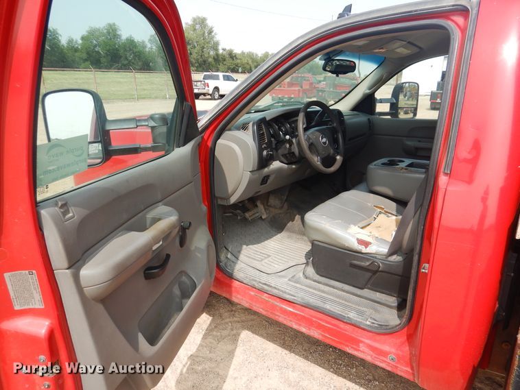 image for item DD0351 2008 Chevrolet Silverado 3500HD  winch truck