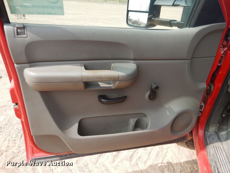 image for item DD0351 2008 Chevrolet Silverado 3500HD  winch truck