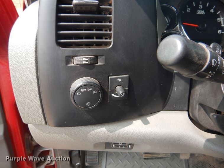 image for item DD0351 2008 Chevrolet Silverado 3500HD  winch truck