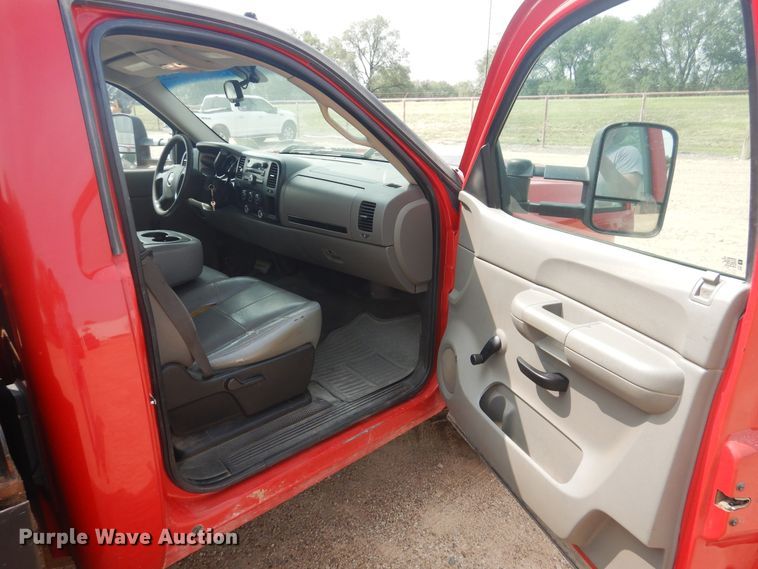 image for item DD0351 2008 Chevrolet Silverado 3500HD  winch truck