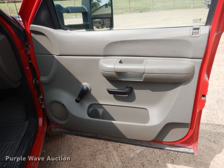 image for item DD0351 2008 Chevrolet Silverado 3500HD  winch truck