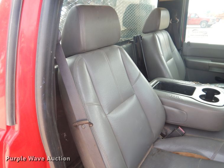 image for item DD0351 2008 Chevrolet Silverado 3500HD  winch truck