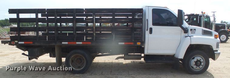 image for item DD0354 2003 Chevrolet C4500  flatbed truck