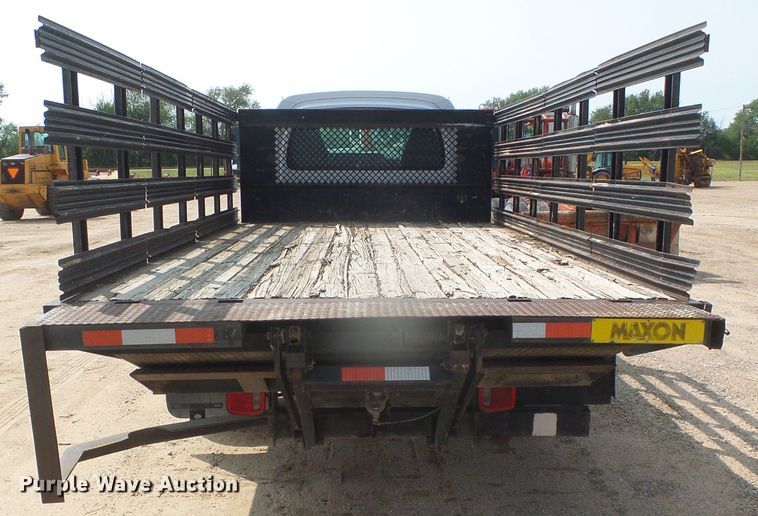 image for item DD0354 2003 Chevrolet C4500  flatbed truck