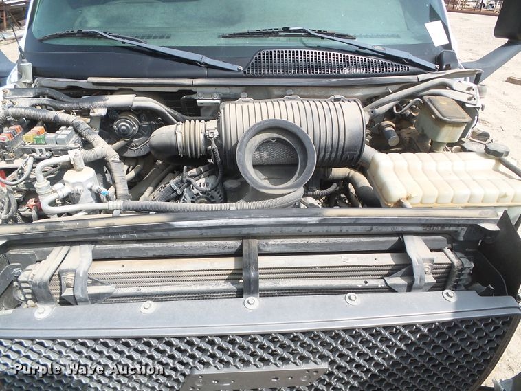 image for item DD0354 2003 Chevrolet C4500  flatbed truck