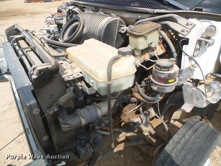 image for item DD0354 2003 Chevrolet C4500  flatbed truck