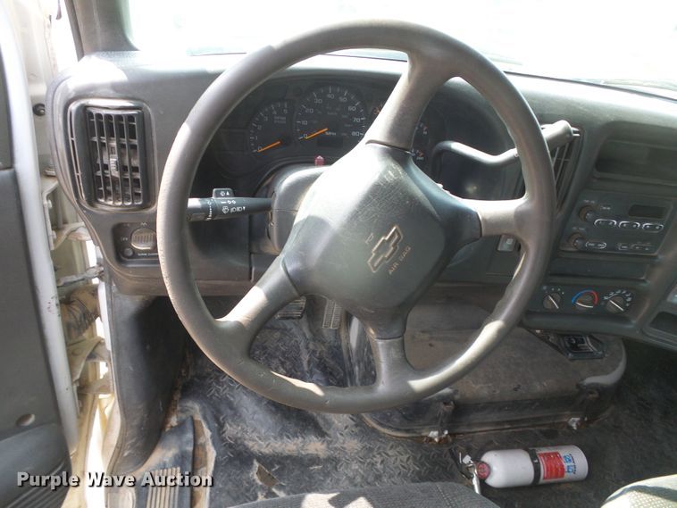 image for item DD0354 2003 Chevrolet C4500  flatbed truck