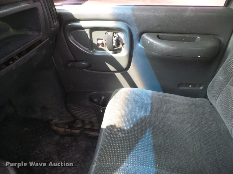 image for item DD0354 2003 Chevrolet C4500  flatbed truck