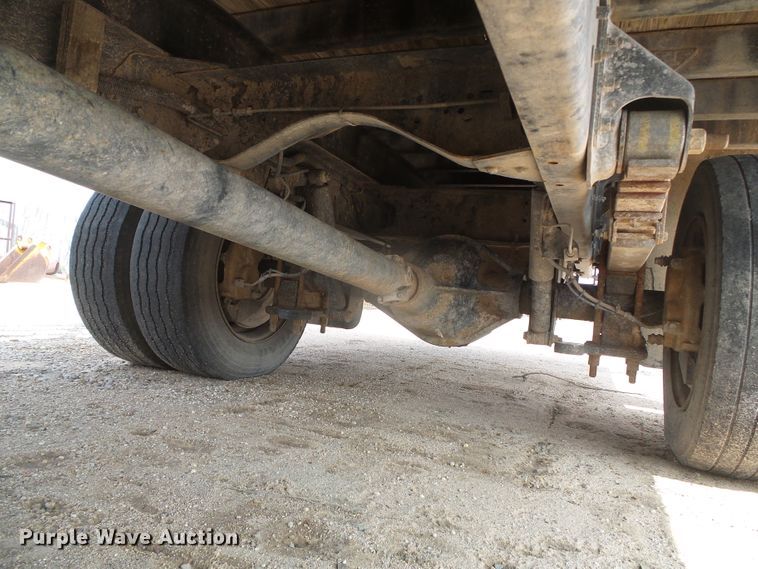 image for item DD0354 2003 Chevrolet C4500  flatbed truck