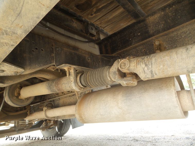 image for item DD0354 2003 Chevrolet C4500  flatbed truck