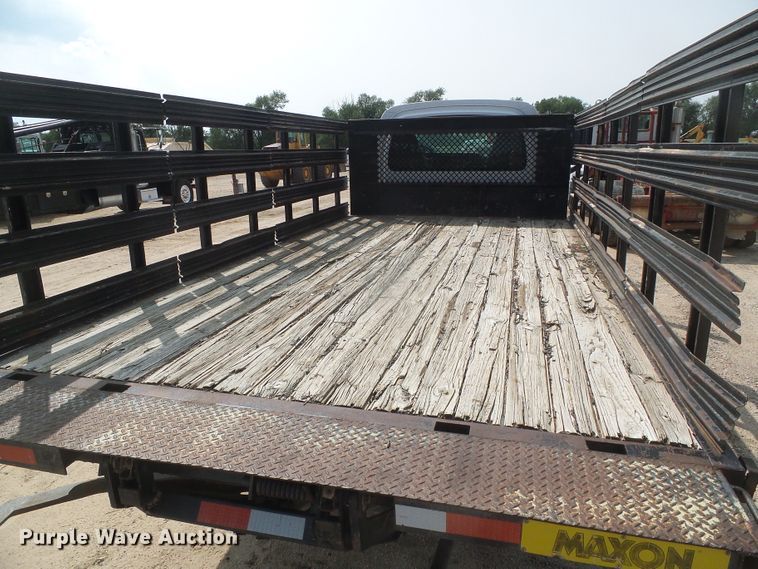 image for item DD0354 2003 Chevrolet C4500  flatbed truck