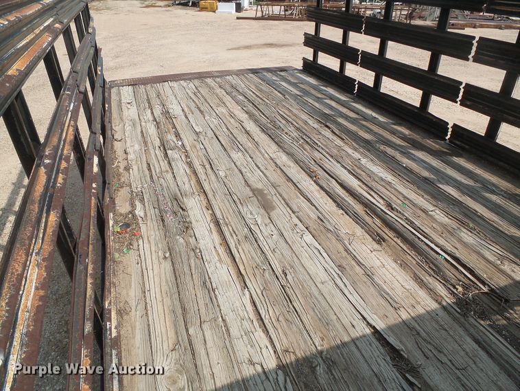 image for item DD0354 2003 Chevrolet C4500  flatbed truck