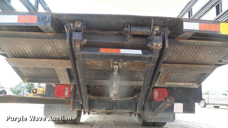 image for item DD0354 2003 Chevrolet C4500  flatbed truck