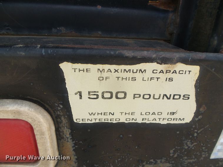 image for item DD0354 2003 Chevrolet C4500  flatbed truck