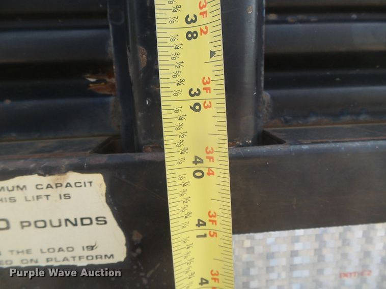 image for item DD0354 2003 Chevrolet C4500  flatbed truck