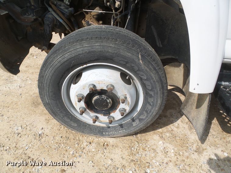 image for item DD0354 2003 Chevrolet C4500  flatbed truck