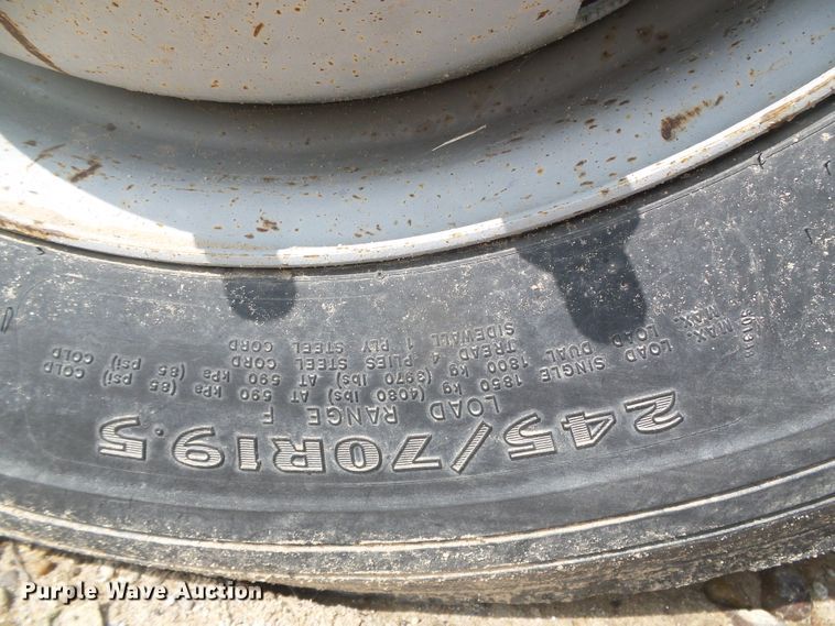 image for item DD0354 2003 Chevrolet C4500  flatbed truck