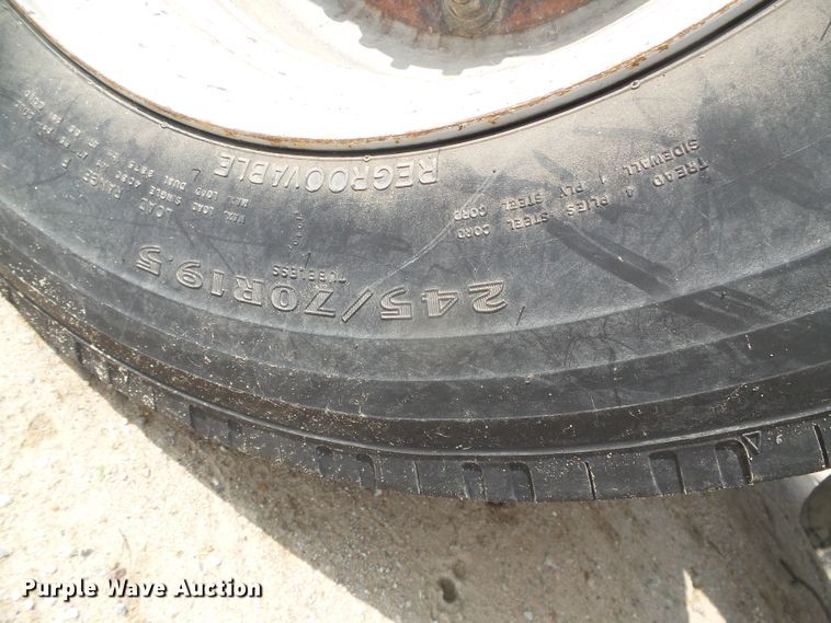 image for item DD0354 2003 Chevrolet C4500  flatbed truck