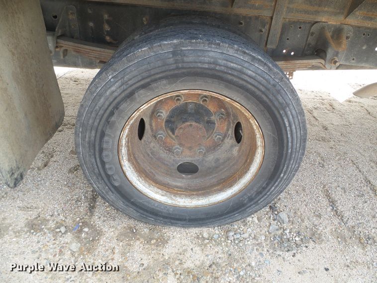 image for item DD0354 2003 Chevrolet C4500  flatbed truck