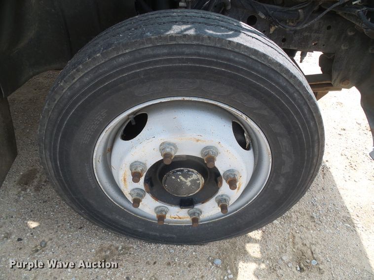 image for item DD0354 2003 Chevrolet C4500  flatbed truck