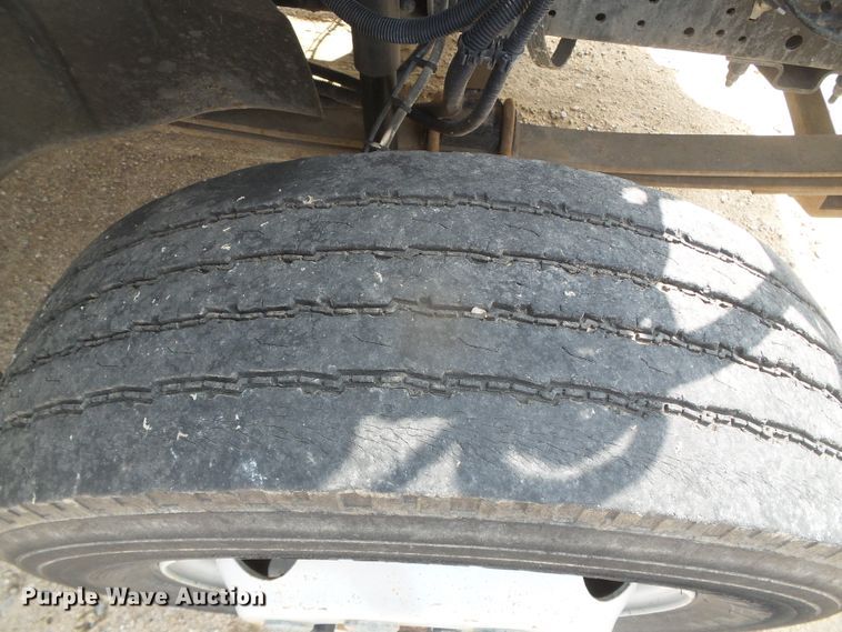 image for item DD0354 2003 Chevrolet C4500  flatbed truck