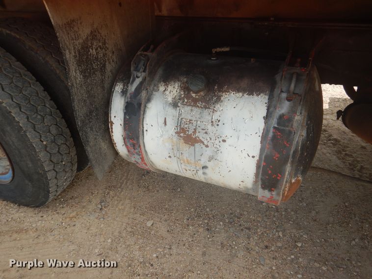 image for item DD0361 1978 Peterbilt 359S  dump truck