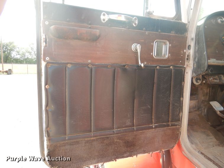 image for item DD0361 1978 Peterbilt 359S  dump truck