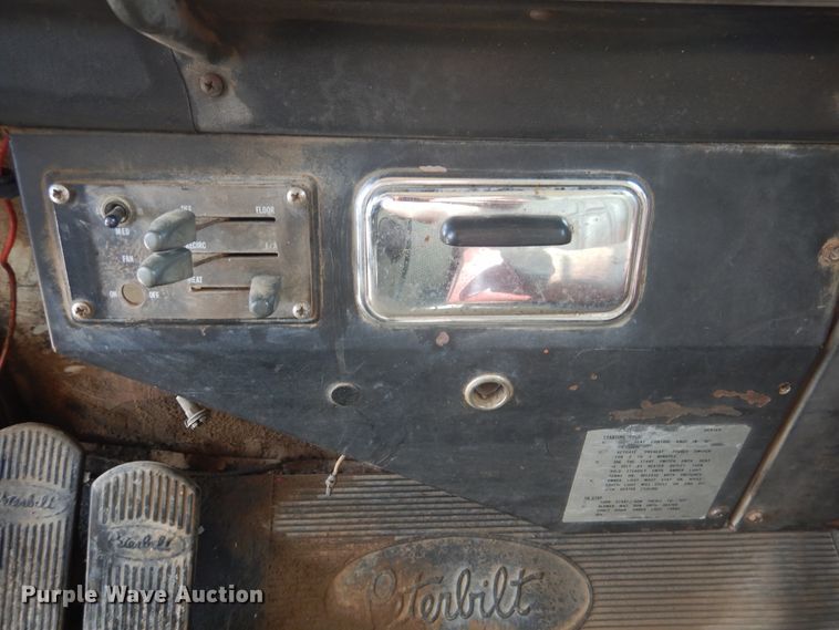 image for item DD0361 1978 Peterbilt 359S  dump truck