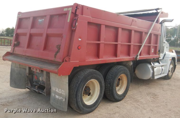 image for item DD0362 1995 Freightliner FLD  dump truck